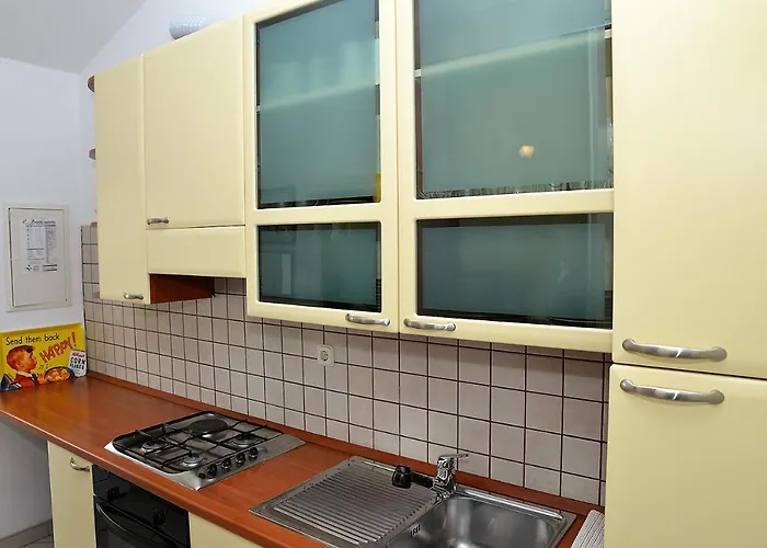 安娜马里加公寓 *