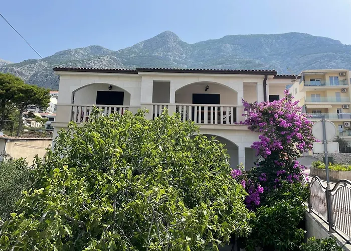 Anamarija Apartman *